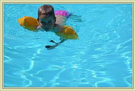 cool dans la piscine