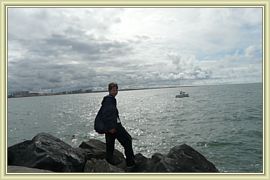 2009_047