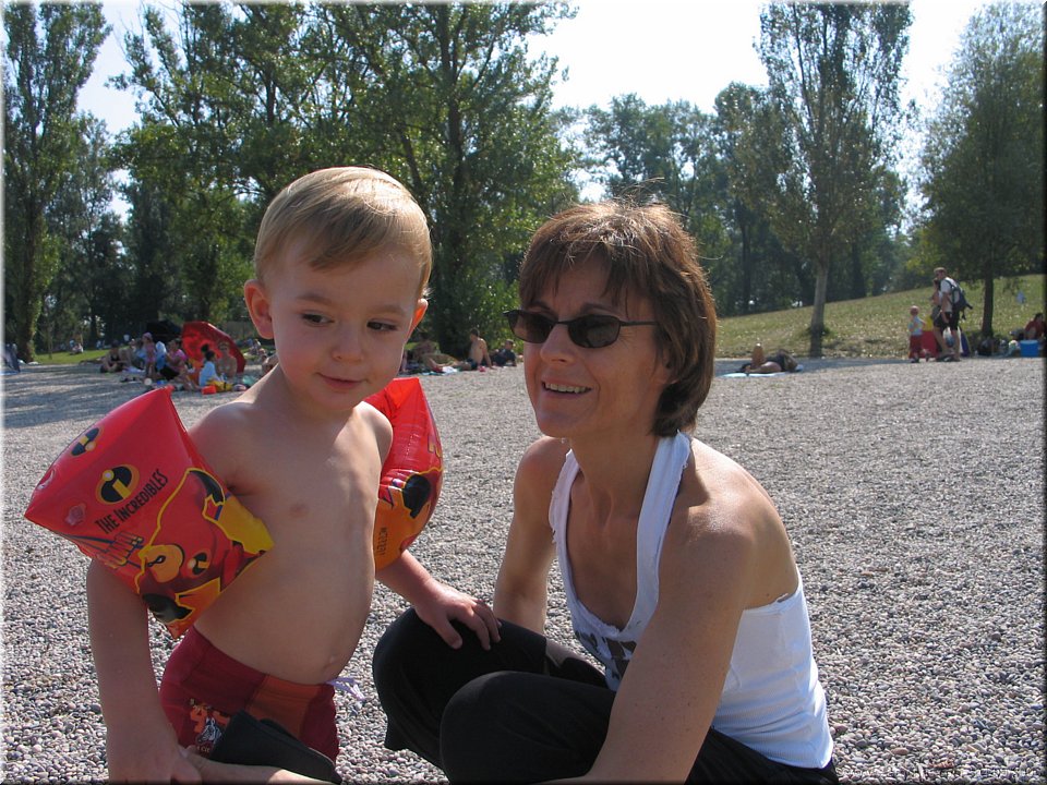 mr indestructible avec sa maman.jpg