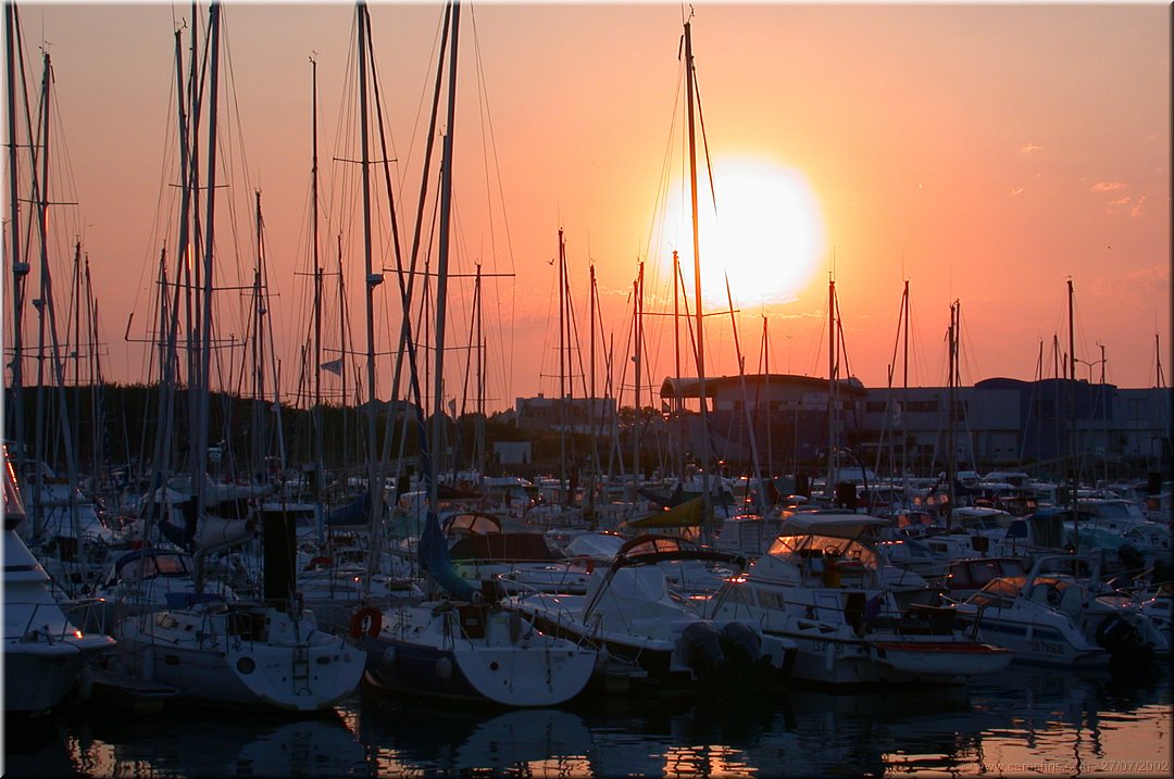le port en demi-teinte.jpg