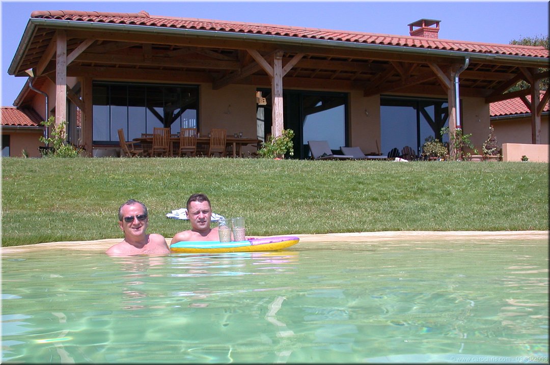 tchin tchin dans la piscine.jpg