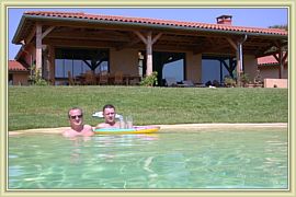 tchin tchin dans la piscine