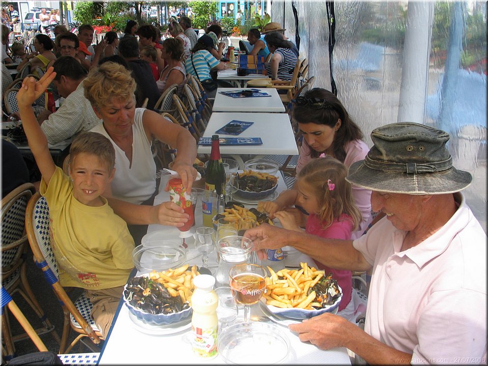 tournee de moules frites.jpg