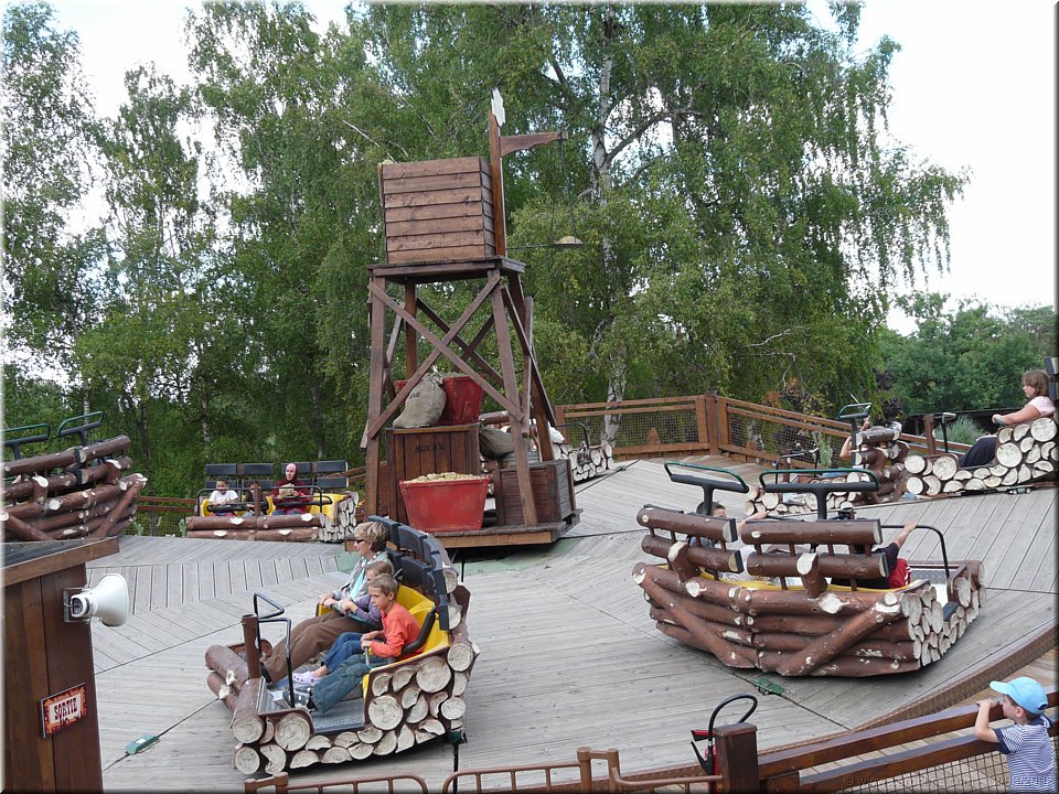 fauteuils en bois brut.jpg