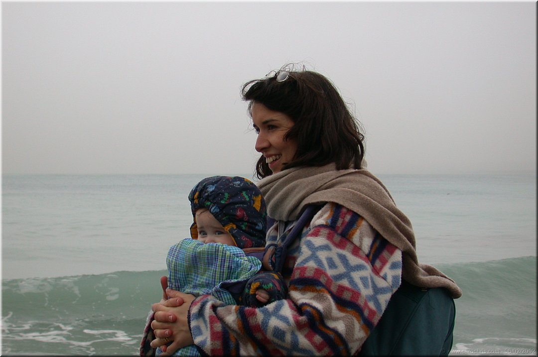 capucine decouvre la mer.jpg