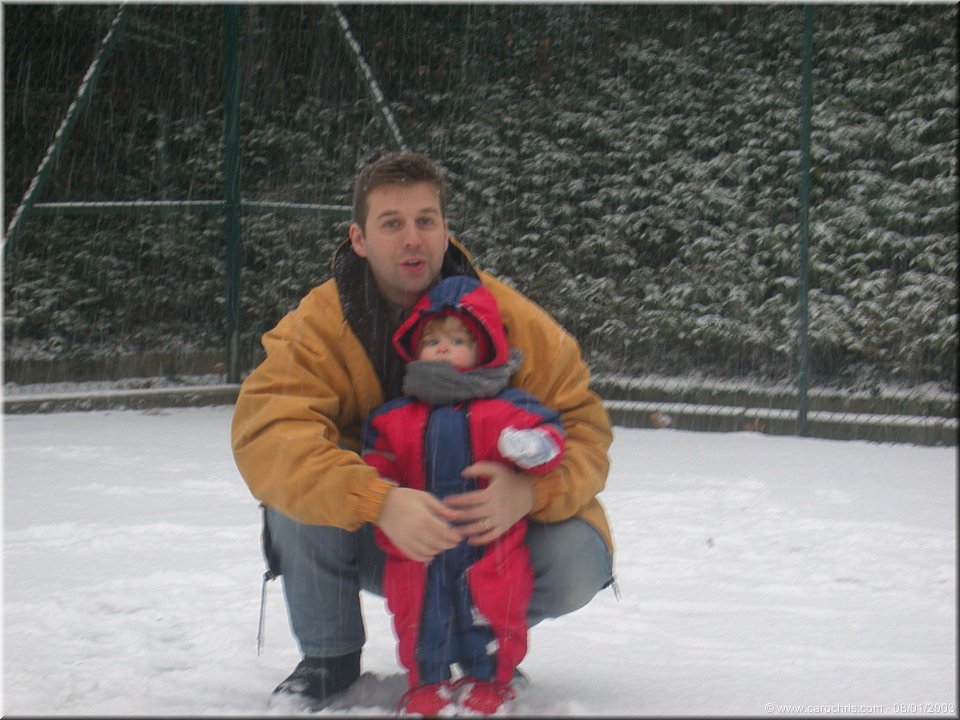 sous la neige avec papa.jpg