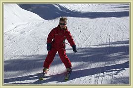 debuts a ski