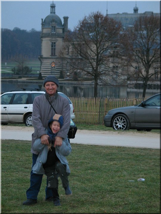 fou fou fou a chantilly.jpg