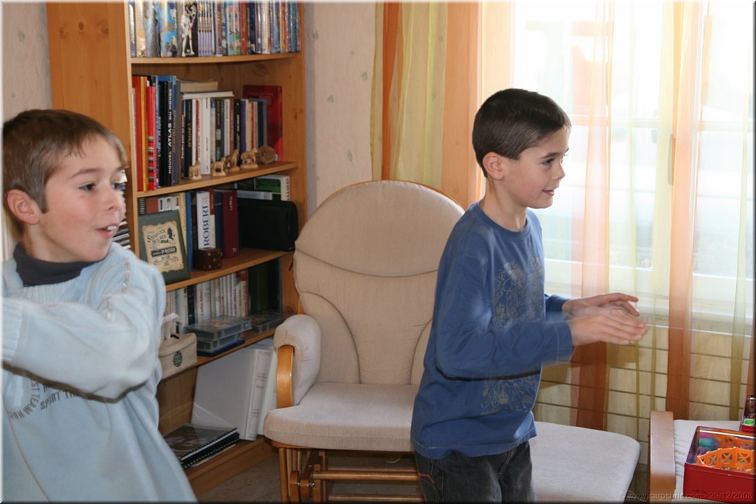 lobotomise devant la ps2.jpg
