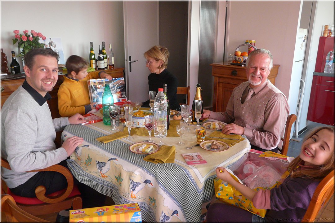 noel a Paris avec papy.jpg