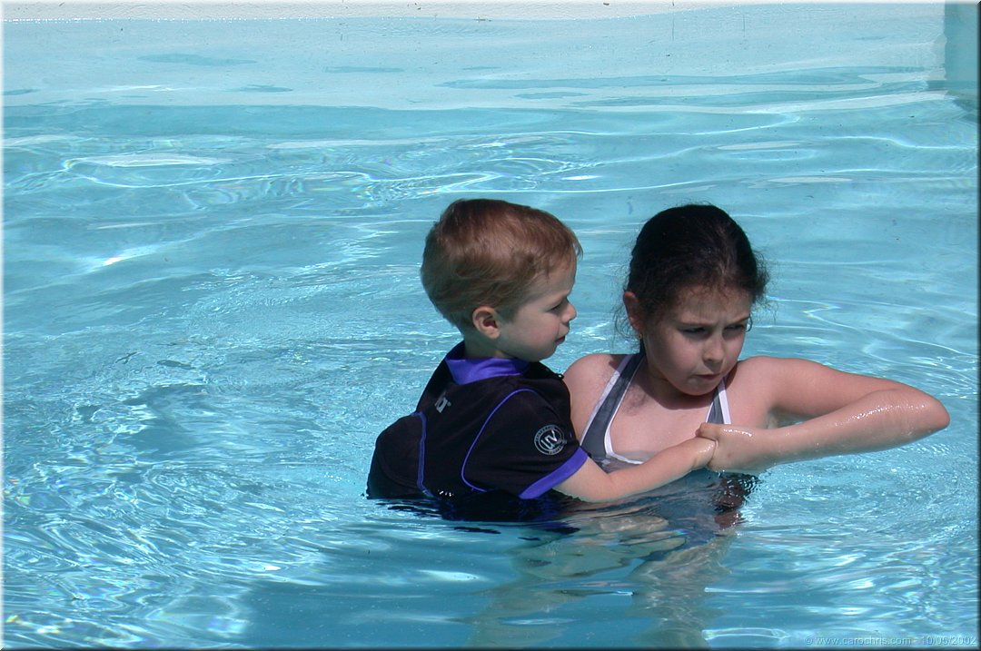 premier contact avec la piscine 2002.jpg
