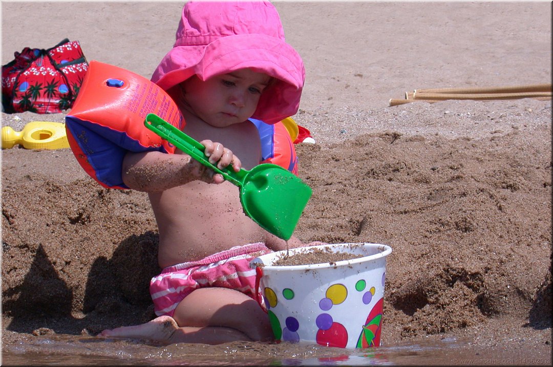 une debutante en pates de sable.jpg