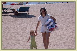 petite marche sur sable chaud