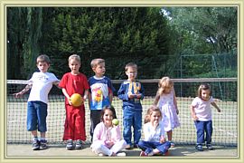 brochette de jeunes copains