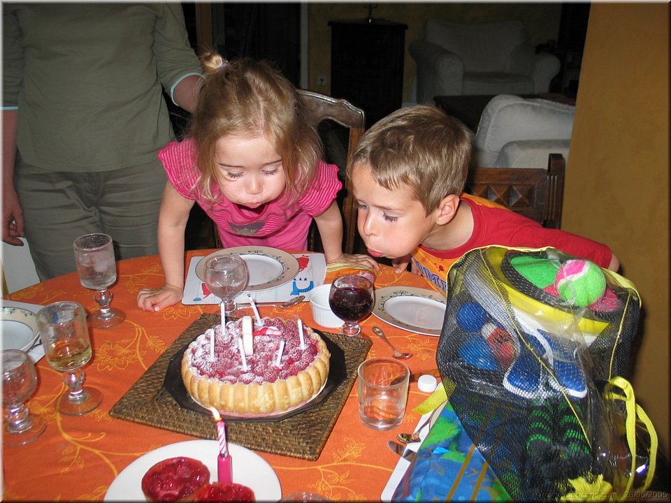 mes 6 ans avec Papy et mamie2.jpg