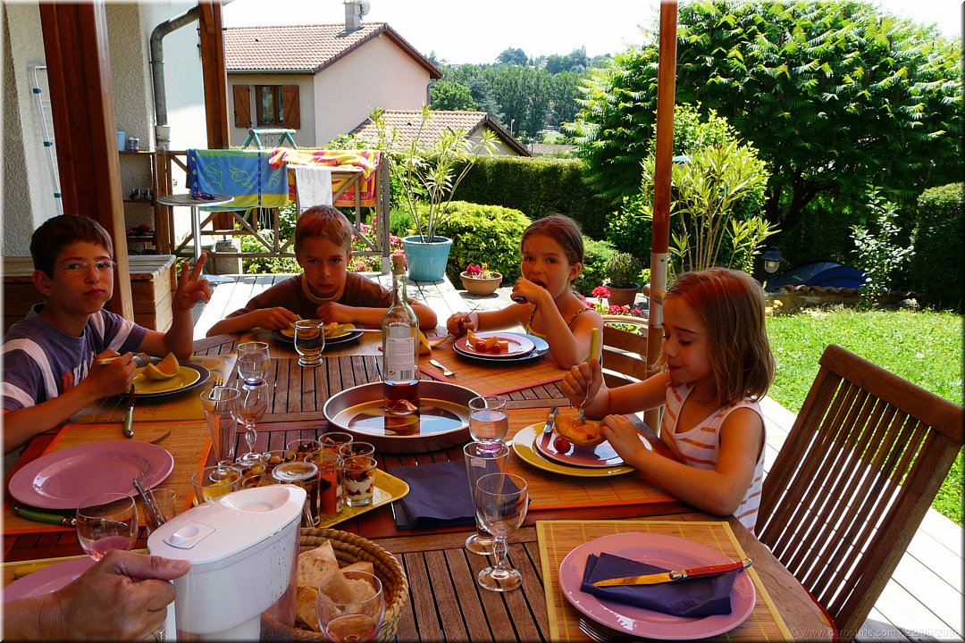 barbecue cote enfants.jpg