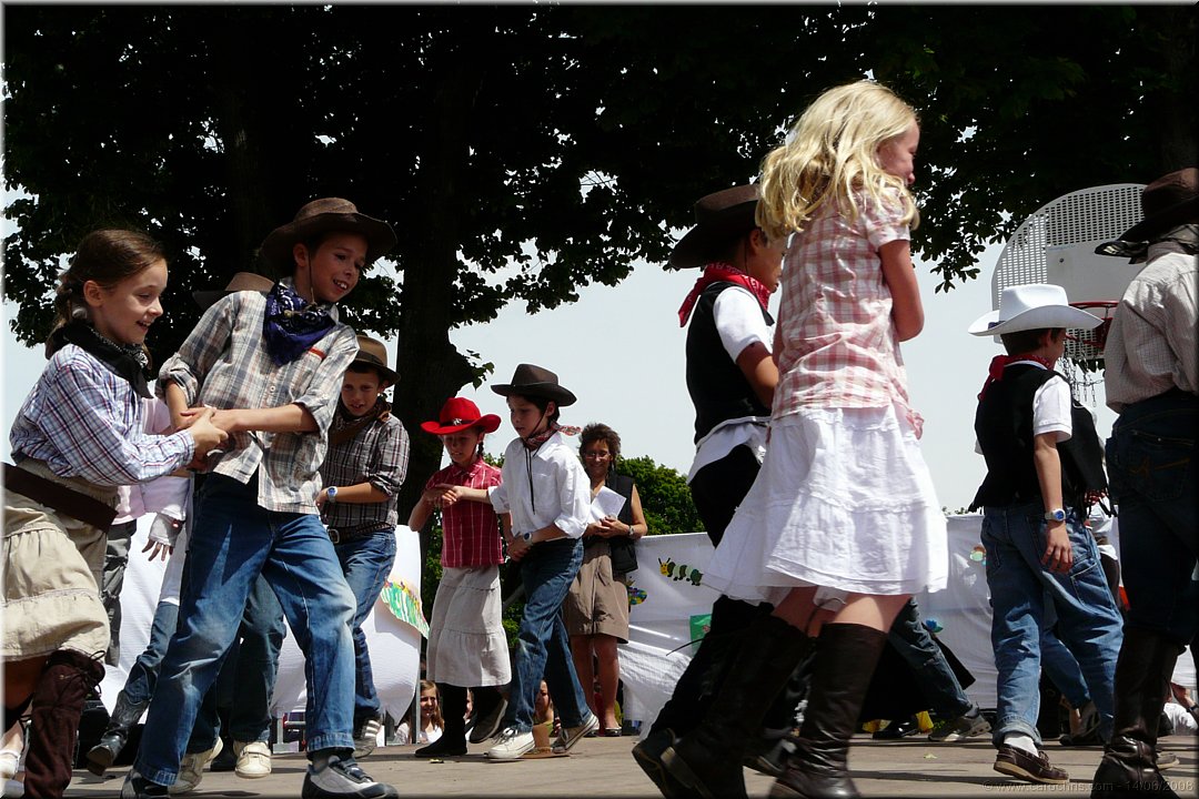 danse enjouee.jpg