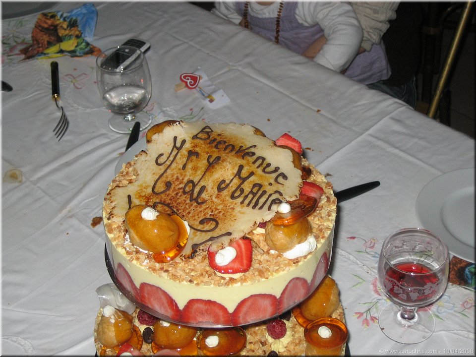 le gateau du nouveau maire.jpg