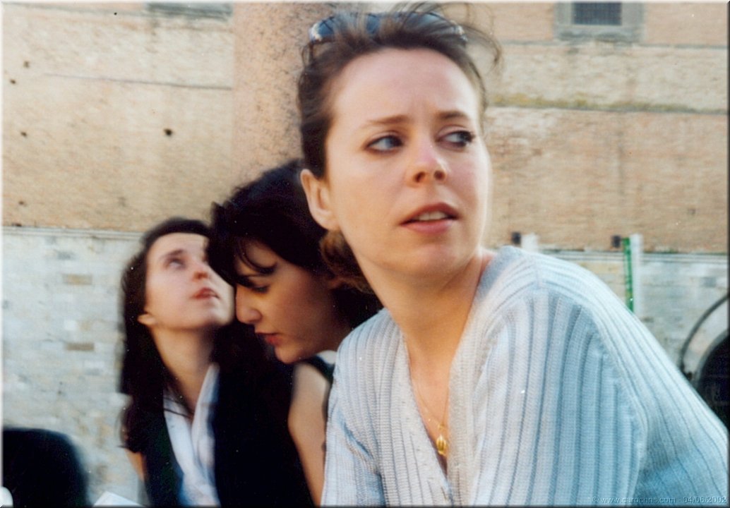 trois droles de dames en mission.jpg