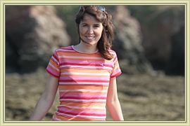 Caroline a la peche aux crabes